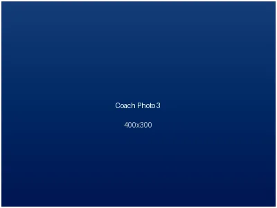 奇异果体育前教练与采访团队合影