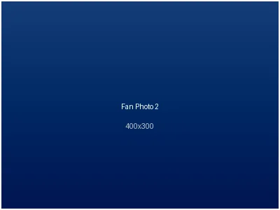 奇异果体育马里奥在家中的米兰体育纪念品墙前